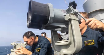 Mỹ không kích Iran, áp lệnh trừng phạt mới với IRGC