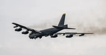 Mỹ lần đầu điều B-52 bay qua Iran, tuyên bố áp đảo không phận