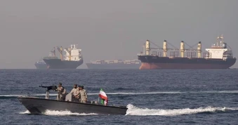 Mỹ lập liên minh khơi thông eo biển Hormuz, Iran cảnh báo cứng rắn