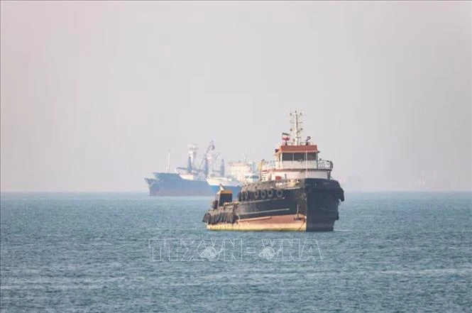 Mỹ nổ súng ngăn chặn 2 tàu chở dầu tiến vào cảng Iran Mỹ nổ súng ngăn chặn 2 tàu chở dầu tiến vào cảng Iran