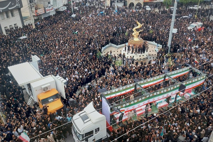 Mỹ sẵn sàng hộ tống tàu dầu đi qua Hormuz; Israel tấn công cơ sở hạt nhân ngầm của Iran Mỹ sẵn sàng hộ tống tàu dầu đi qua Hormuz; Israel tấn công cơ sở hạt nhân ngầm của Iran