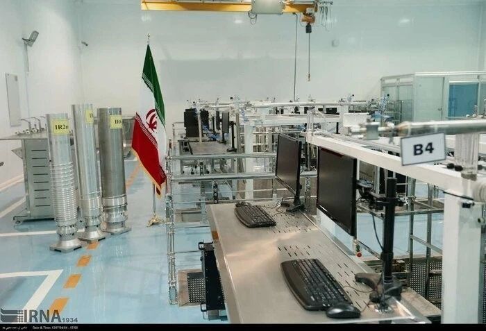 Mỹ tấn công các trận địa radar của Iran, còi báo động vang lên trên khắp Kuwait Mỹ tấn công các trận địa radar của Iran, còi báo động vang lên trên khắp Kuwait