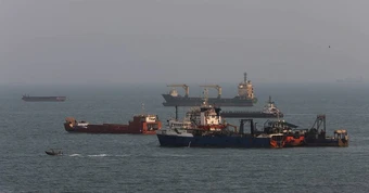 Mỹ thiết lập hành lang ở eo biển Hormuz để vận chuyển dầu bí mật