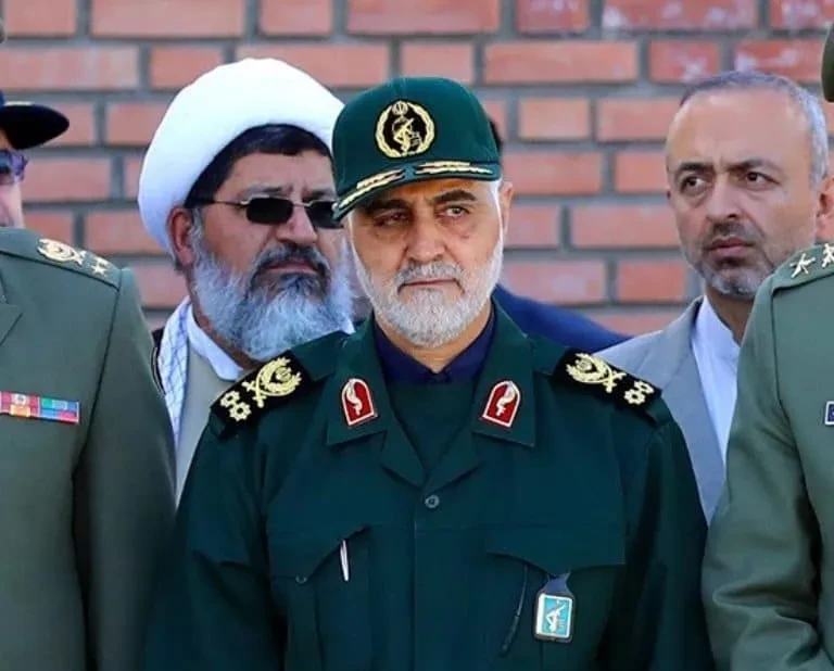Mỹ thu hồi thẻ xanh và bắt giữ một số người liên quan đến chính quyền Iran Mỹ thu hồi thẻ xanh và bắt giữ một số người liên quan đến chính quyền Iran
