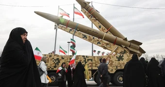 Mỹ, Trung Quốc hối thúc công dân rời Iran ngay lập tức
