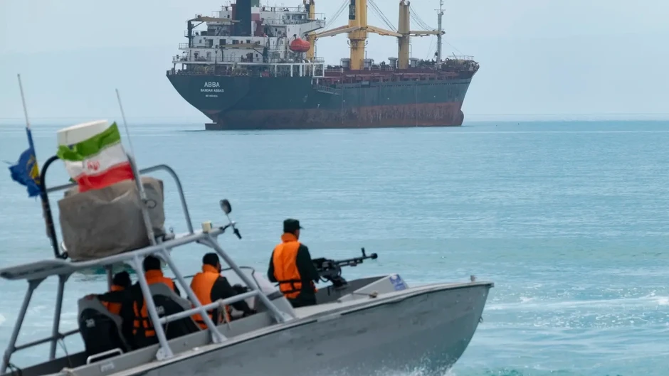 Mỹ tuyên bố kiểm soát hoàn toàn Hormuz, Iran cảnh báo trả giá đắt Mỹ tuyên bố kiểm soát hoàn toàn Hormuz, Iran cảnh báo trả giá đắt