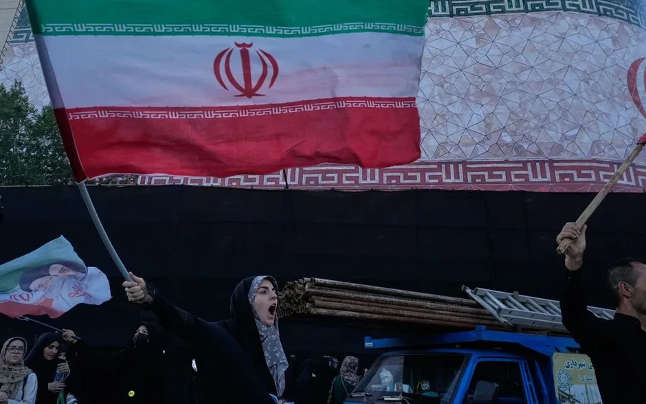 Mỹ và Iran đạt thỏa thuận sơ bộ chấm dứt chiến tranh Mỹ và Iran đạt thỏa thuận sơ bộ chấm dứt chiến tranh