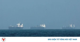 Mỹ và Iran dừng giao tranh, tàu chở khí LNG đầu tiên của Qatar đi qua eo Hormuz