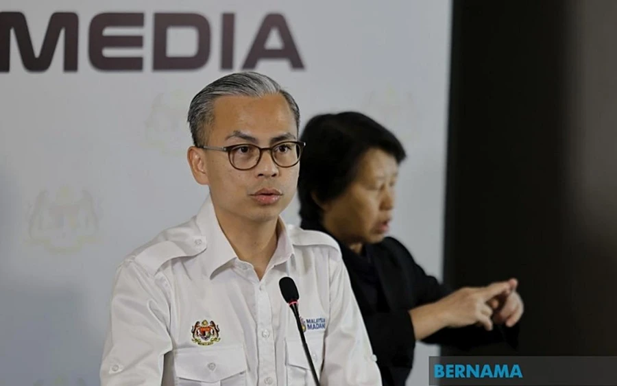 Malaysia cho công chức làm việc tại nhà từ 15/4 để ứng phó rủi ro năng lượng Malaysia cho công chức làm việc tại nhà từ 15/4 để ứng phó rủi ro năng lượng