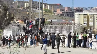 Maroc và Tây Ban Nha ngăn chặn người vượt biên trái phép