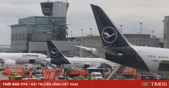 Máy bay Boeing 787 bị sập càng mũi tại sân bay Frankfurt