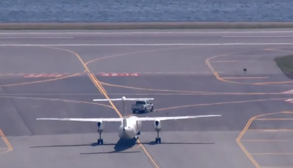 Máy bay của Air Canada phải chuyển hướng do cơ trưởng "mất khả năng điều khiển" Máy bay của Air Canada phải chuyển hướng do cơ trưởng "mất khả năng điều khiển"