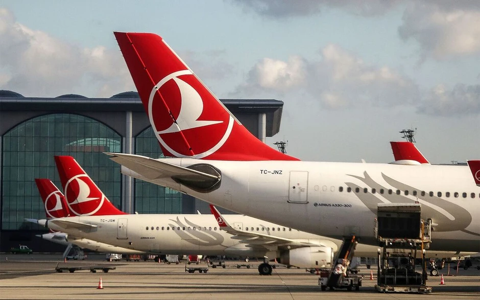 Máy bay Turkish Airlines bốc khói khi hạ cánh tại sân bay Nepal Máy bay Turkish Airlines bốc khói khi hạ cánh tại sân bay Nepal