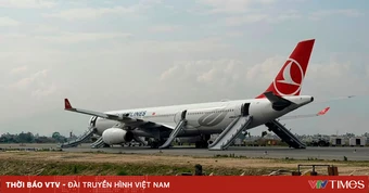 Máy bay Turkish Airlines bốc khói khi hạ cánh tại sân bay Nepal