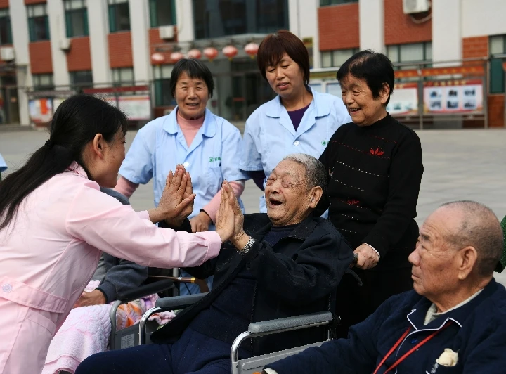 Mô hình sống chung giữa người trẻ và người già ở Trung Quốc Mô hình sống chung giữa người trẻ và người già ở Trung Quốc