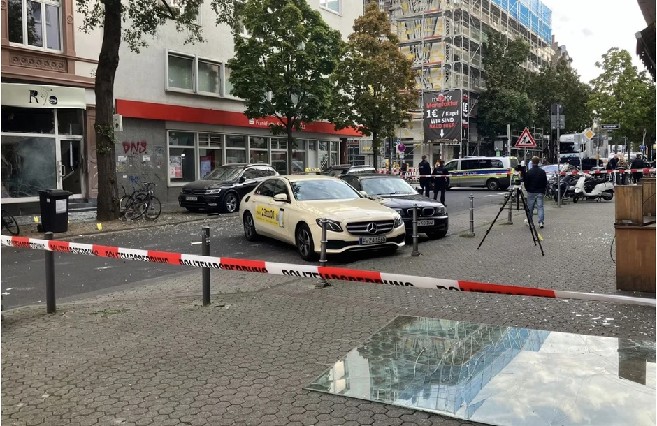 Một loạt vụ nổ bí ẩn làm rung chuyển thành phố Frankfurt Một loạt vụ nổ bí ẩn làm rung chuyển thành phố Frankfurt