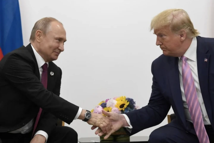 Mua 300.000 tấn dầu Nga, ông Trump làm tắc hòa đàm Moskva - Kiev? Mua 300.000 tấn dầu Nga, ông Trump làm tắc hòa đàm Moskva - Kiev?