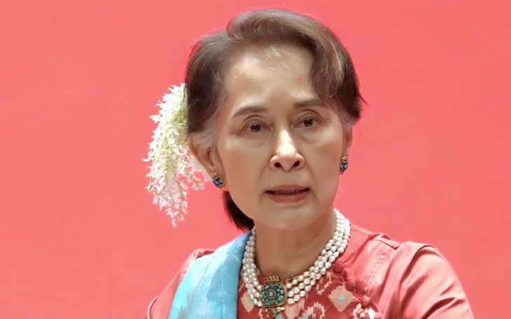 Myanmar công bố hình ảnh bà Aung San Suu Kyi rời nhà tù sang quản thúc tại gia Myanmar công bố hình ảnh bà Aung San Suu Kyi rời nhà tù sang quản thúc tại gia