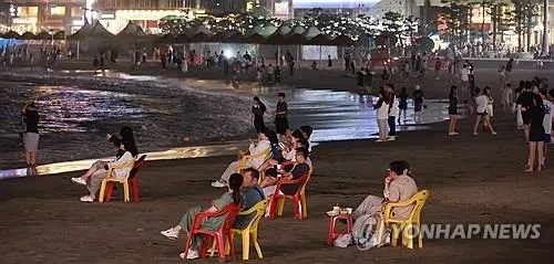 Nắng nóng kỷ lục bao trùm Đông Bắc Á Nắng nóng kỷ lục bao trùm Đông Bắc Á
