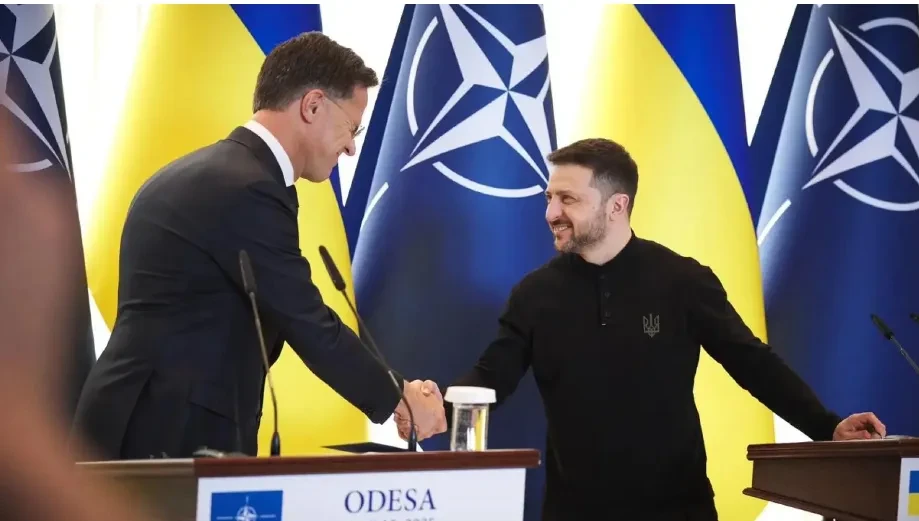 NATO cân nhắc gói viện trợ 70 tỷ Euro cho Ukraine NATO cân nhắc gói viện trợ 70 tỷ Euro cho Ukraine