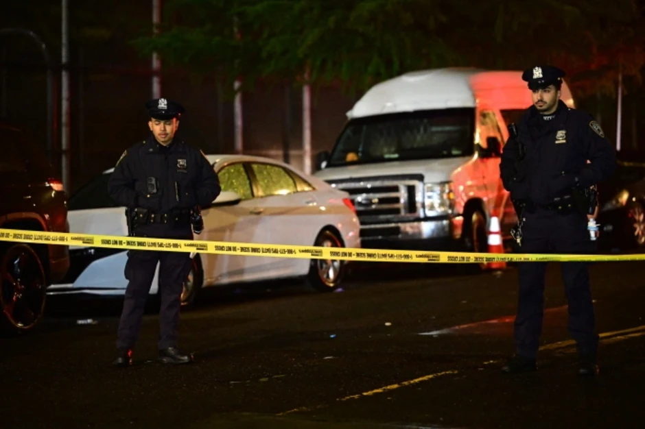 New York điều tra nhóm người bí ẩn chui lên từ ống cống New York điều tra nhóm người bí ẩn chui lên từ ống cống