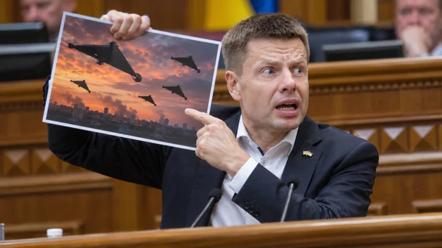Nga không còn lằn ranh đỏ: Hình ảnh chấn động từ Kiev! Hóa ra đây là lý do TT Zelensky muốn 60 ngày im lặng Nga không còn lằn ranh đỏ: Hình ảnh chấn động từ Kiev! Hóa ra đây là lý do TT Zelensky muốn 60 ngày im lặng