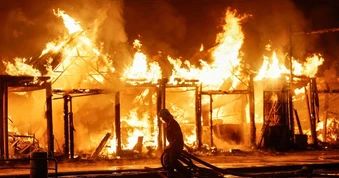 Nga không kích rung chuyển Kiev, loạt cơ sở cháy lớn