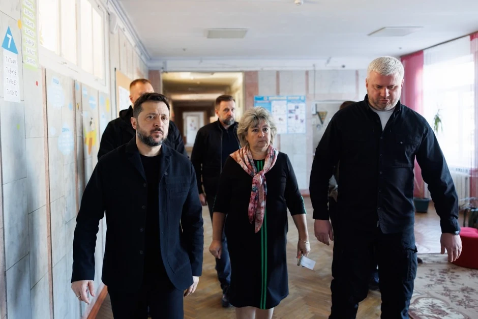 Nga liên tiếp tập kích Ukraine, chuyên gia Anh dự báo kịch bản ông Zelensky rời Kiev Nga liên tiếp tập kích Ukraine, chuyên gia Anh dự báo kịch bản ông Zelensky rời Kiev