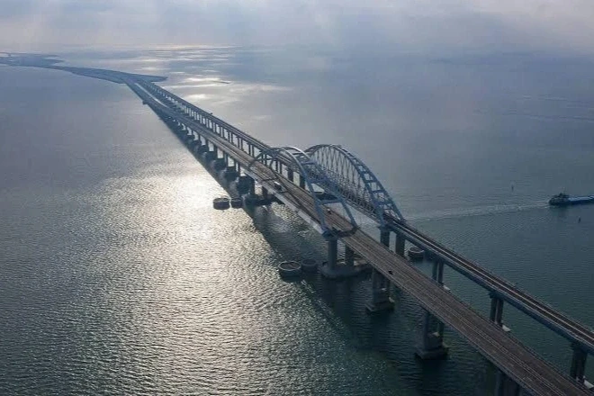 Nga biến cầu Crimea thành pháo đài kiên cố Nga biến cầu Crimea thành pháo đài kiên cố