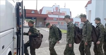 Nga - Ukraine trao đổi tù binh quy mô lớn