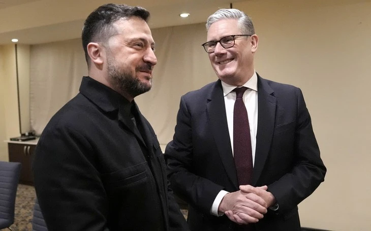 Nga và Ukraine cùng tuyên bố ngừng bắn nhưng khác ngày Nga và Ukraine cùng tuyên bố ngừng bắn nhưng khác ngày