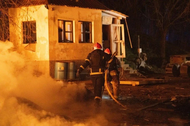 Nga và Ukraine tiếp tục giao tranh trước thềm ngừng bắn 32 giờ nhân Phục sinh Nga và Ukraine tiếp tục giao tranh trước thềm ngừng bắn 32 giờ nhân Phục sinh