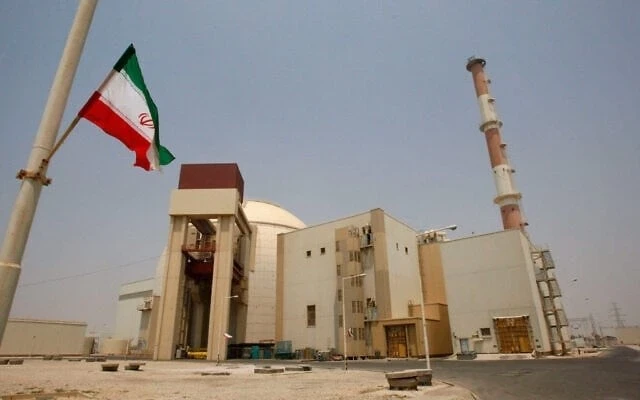 Nga yêu cầu Mỹ, Israel ngừng bắn để sơ tán nhân viên khỏi nhà máy hạt nhân Iran Nga yêu cầu Mỹ, Israel ngừng bắn để sơ tán nhân viên khỏi nhà máy hạt nhân Iran