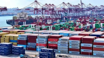 Ngành vận tải biển đối mặt bão giá
