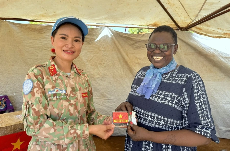Nghĩa cử đặc biệt của người lính Việt Nam trước ngày rời Nam Sudan Nghĩa cử đặc biệt của người lính Việt Nam trước ngày rời Nam Sudan