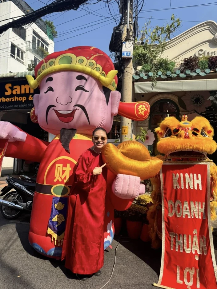 Ngô Thanh Vân "cười ngất" trước màn chúc sinh nhật của chồng Ngô Thanh Vân "cười ngất" trước màn chúc sinh nhật của chồng