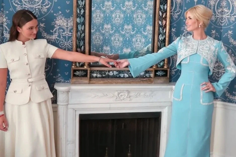 Ngoại giao thời trang của nhà Ivanka Trump trong lễ đón Chủ tịch Trung Quốc Ngoại giao thời trang của nhà Ivanka Trump trong lễ đón Chủ tịch Trung Quốc