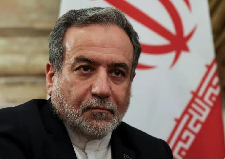 Ngoại trưởng Iran cảnh báo “vũng lầy” Hormuz, bác bỏ giải pháp quân sự của Mỹ Ngoại trưởng Iran cảnh báo “vũng lầy” Hormuz, bác bỏ giải pháp quân sự của Mỹ