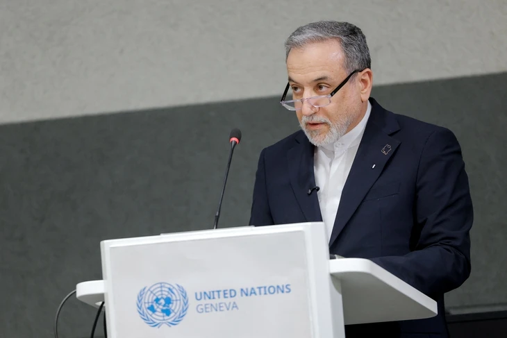 Ngoại trưởng Iran nói thỏa thuận với Mỹ gần hơn bao giờ hết, ông Trump đăng lại Ngoại trưởng Iran nói thỏa thuận với Mỹ gần hơn bao giờ hết, ông Trump đăng lại