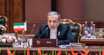 Ngoại trưởng Iran phát biểu tại BRICS, chỉ trích mạnh Mỹ, Israel và UAE; Nhà Trắng nói Mỹ-Trung nhất trí mở lại eo biển Hormuz