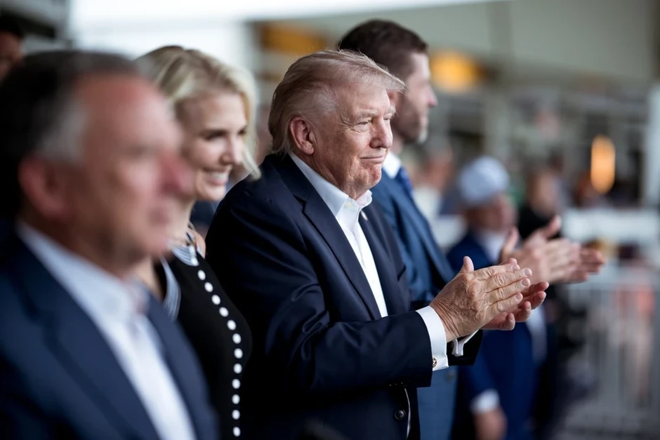 Ngoại trưởng Iran ra loạt phát ngôn quan trọng, đề cập Trung Quốc; Ông Trump để ngỏ khả năng 'quay trở lại Iran' Ngoại trưởng Iran ra loạt phát ngôn quan trọng, đề cập Trung Quốc; Ông Trump để ngỏ khả năng 'quay trở lại Iran'
