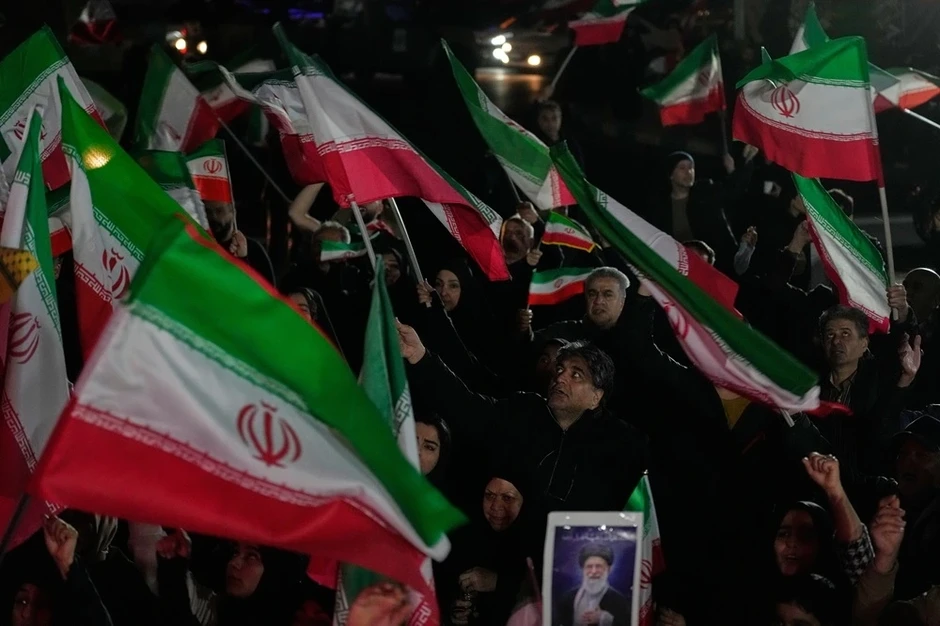 Người dân Iran xuống đường bày tỏ sự ủng hộ đối với Chính phủ Người dân Iran xuống đường bày tỏ sự ủng hộ đối với Chính phủ