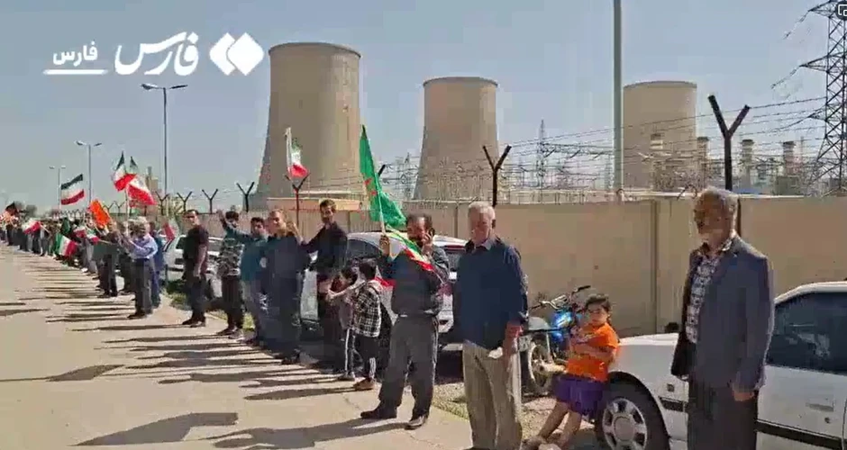 Người Iran lập "lá chắn sống" bảo vệ nhà máy điện, cầu trên cả nước Người Iran lập "lá chắn sống" bảo vệ nhà máy điện, cầu trên cả nước