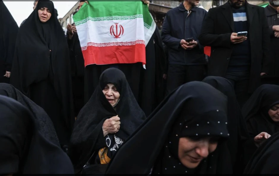 Người Iran tuần hành rầm rộ, tuyên bố 'không thỏa hiệp, không đầu hàng' Người Iran tuần hành rầm rộ, tuyên bố 'không thỏa hiệp, không đầu hàng'