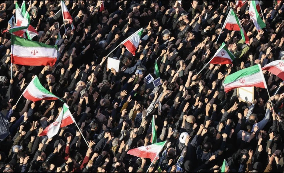 Người Iran tuần hành rầm rộ, tuyên bố 'không thỏa hiệp, không đầu hàng' Người Iran tuần hành rầm rộ, tuyên bố 'không thỏa hiệp, không đầu hàng'