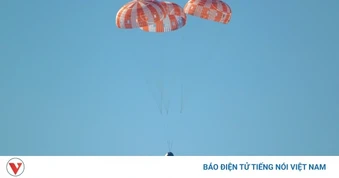 Người Mỹ đổ ra bãi biển Coronado chờ đón phi hành đoàn Artemis II trở về Trái Đất