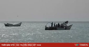 Nguy cơ phong tỏa kép hai tuyến hàng hải huyết mạch