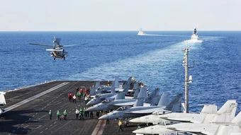 Nguy cơ tê liệt kéo dài trên Eo biển Hormuz