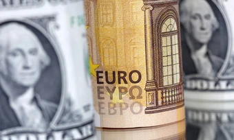 Nhà giàu bớt giữ tài sản định giá bằng USD