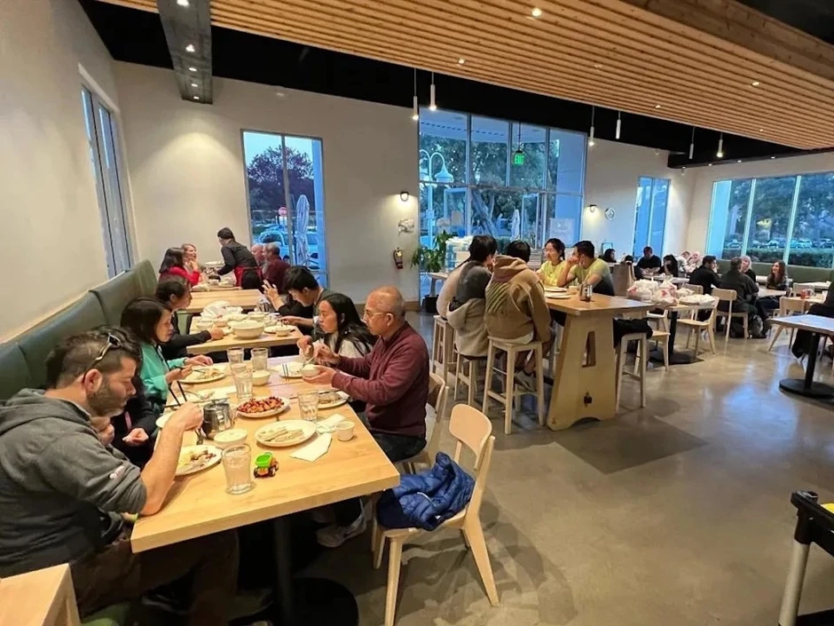 Nhà hàng California buộc bố mẹ bồi thường nếu để con quậy phá Nhà hàng California buộc bố mẹ bồi thường nếu để con quậy phá